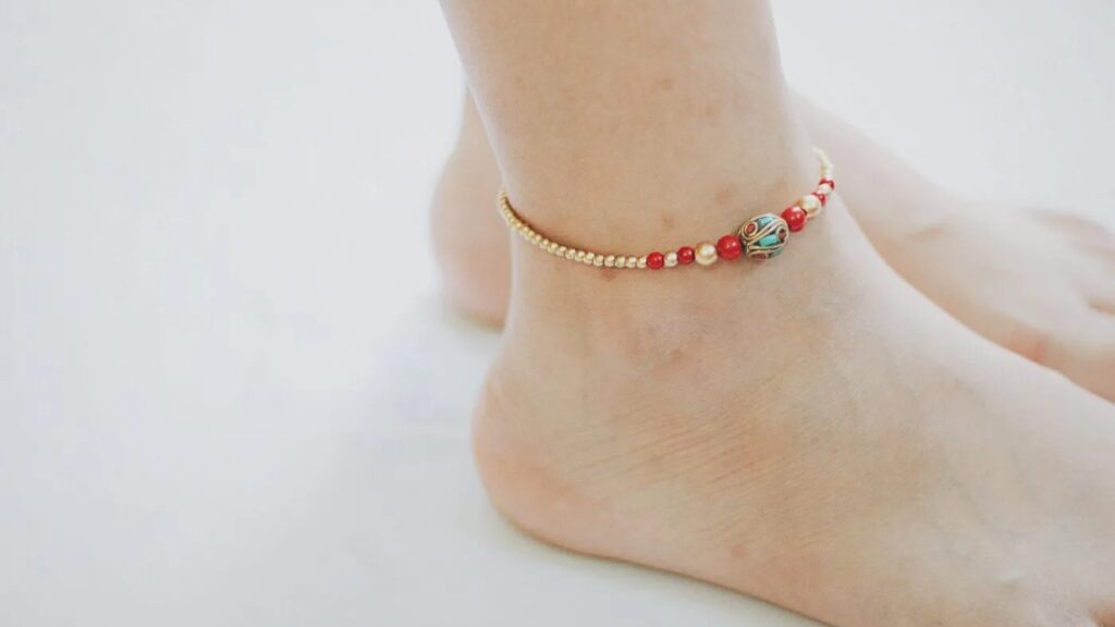 Lắc chân không chỉ đơn thuần là món trang sức mà còn là cách để thể hiện gu thẩm mỹ cá nhân