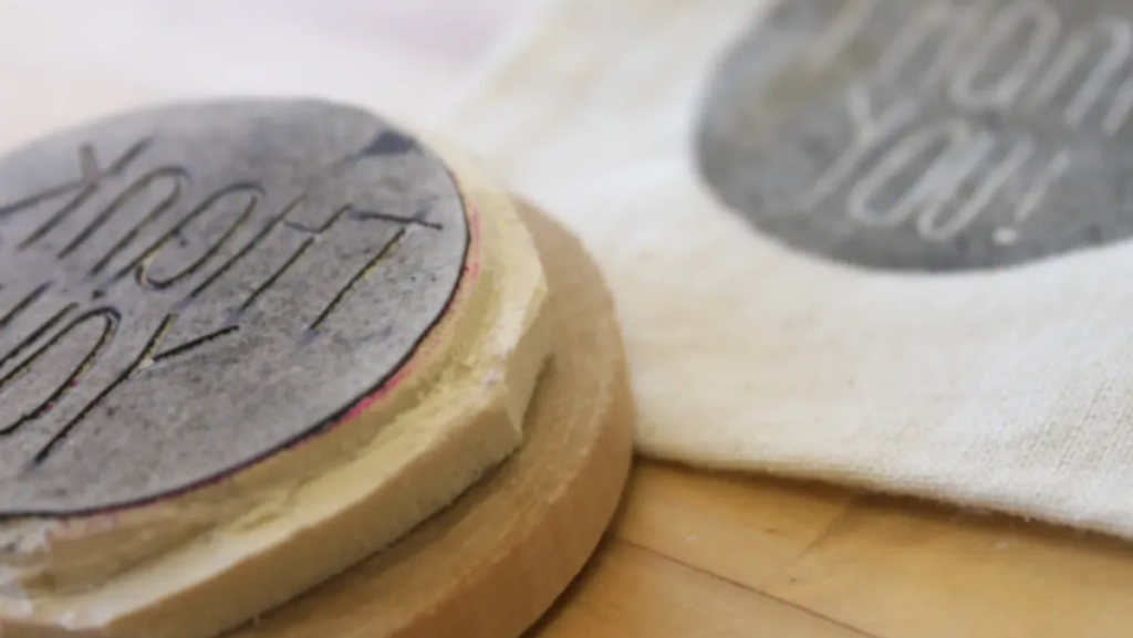 Một con dấu độc đáo có thể làm thương hiệu của bạn trở nên đáng nhớ hơn mà lại không tốn quá nhiều tiền.