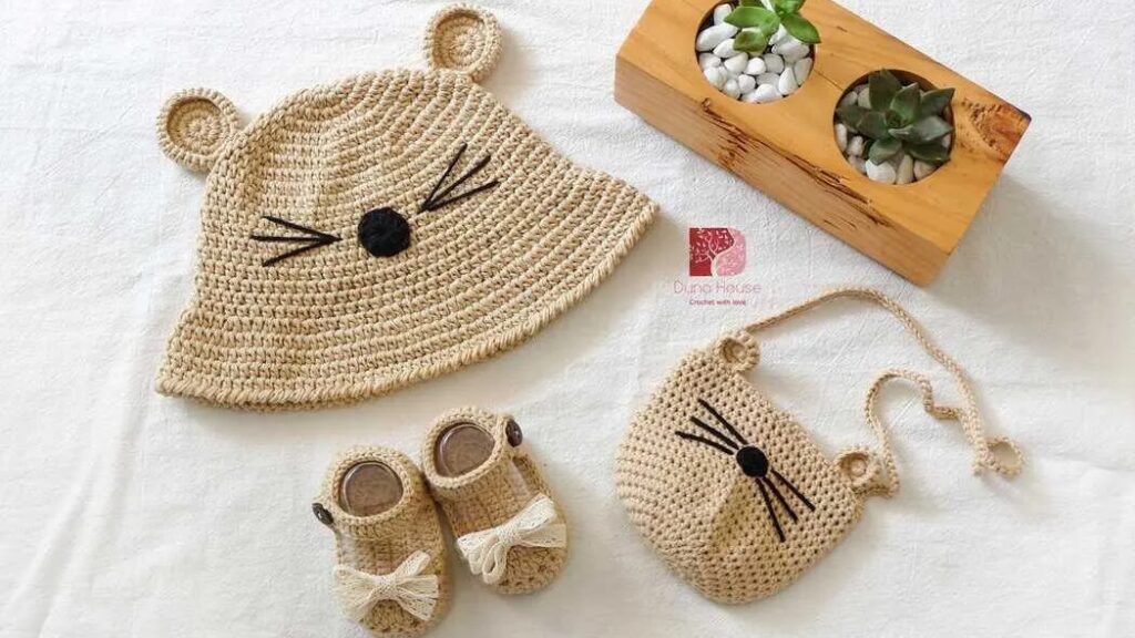 Mỗi kiểu sản phẩm sẽ cần một loại kim riêng; kim nhỏ cho họa tiết tinh tế, kim lớn cho sản phẩm dày và thô.