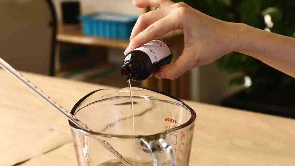 Một cây nến thơm handmade vừa đẹp mắt vừa mang dấu ấn cá nhân chắc chắn sẽ khiến người nhận cảm động