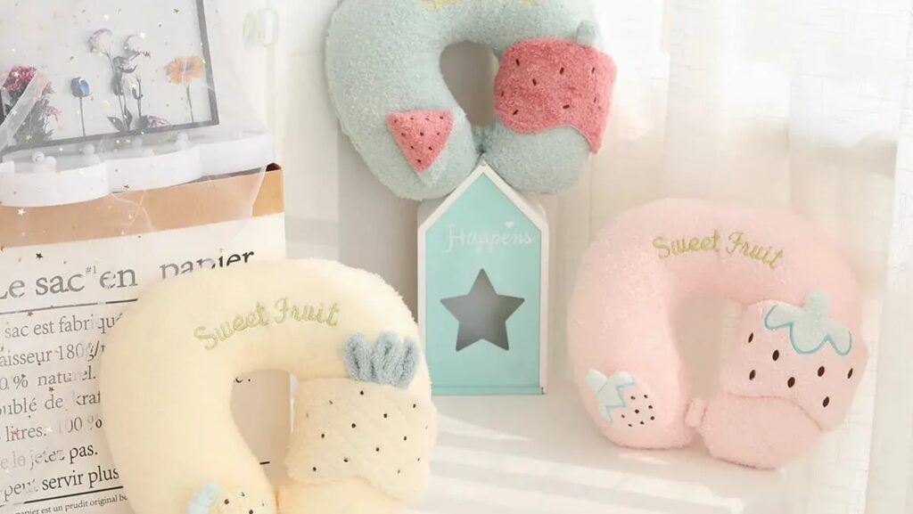 Gối chữ U là một trong những lựa chọn tối ưu cho việc giữ đúng tư thế khi ngủ