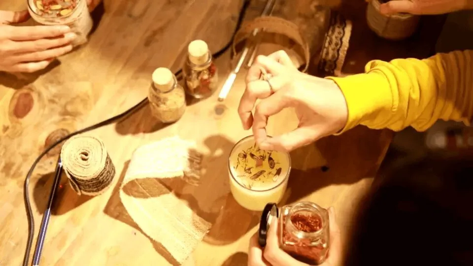 Hướng Dẫn Chi Tiết Cách Làm Nến Thơm Handmade Ngay Tại Nhà